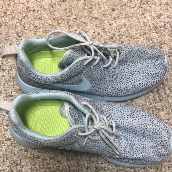 Blue nike sneaker - Picture 1 of 1